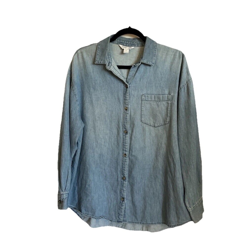 Old Navy Denim Shirt Womens Medium Blue Boyfriend Shirt Button Up Pocket Top
